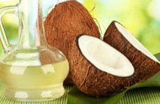 ココナッツとココナッツオイルの画像